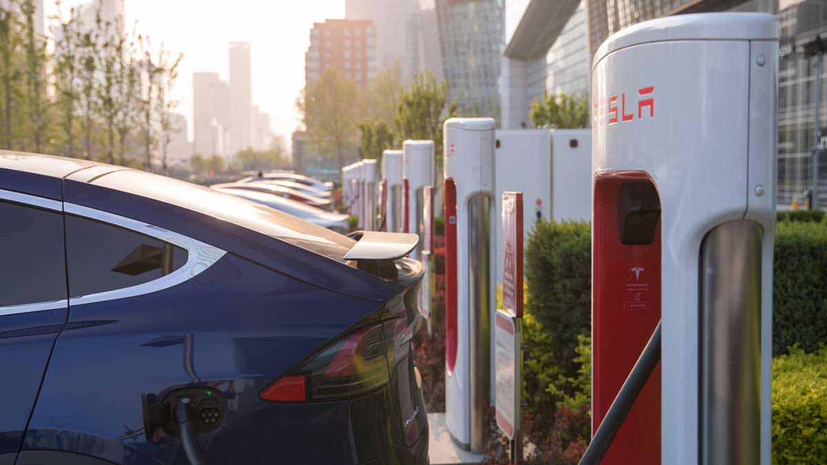 Read more about the article Tesla Declares Over 900,000 EV Deliveries at End-2021