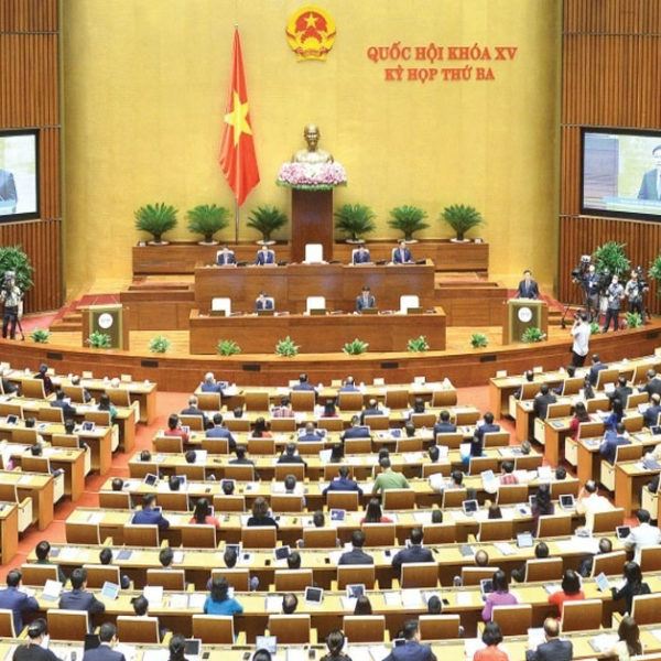 Vietnam Economists Tell Government to Stay Committed to Nuke Power Plans