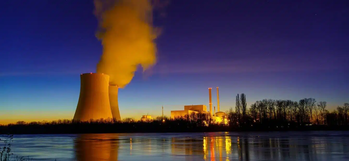 Boot-Nuclear-power-plant-near-the-Rhine