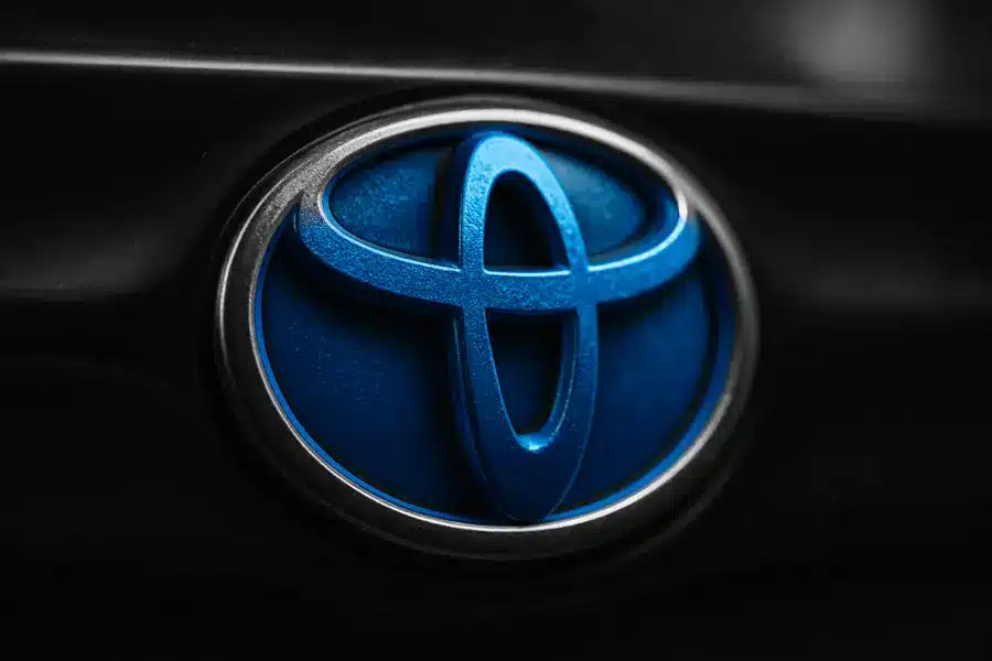fileName-toyota-recalls-126-691-us-vehicles-over-engine-manufacturing-debris-risk-1763042982429