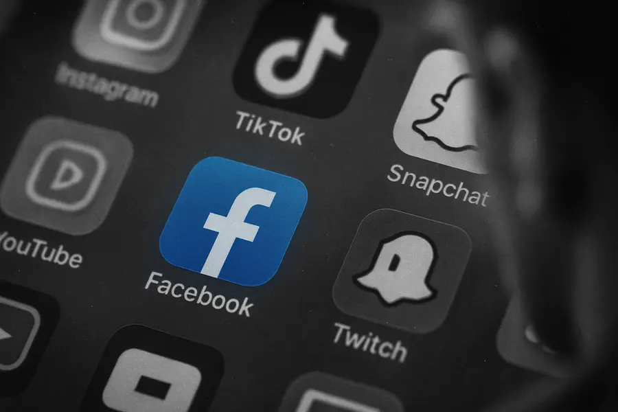 fileName-australia-implements-world-s-first-social-media-ban-for-under-16s-tech-giants-face-compliance-challenge-1765289422605