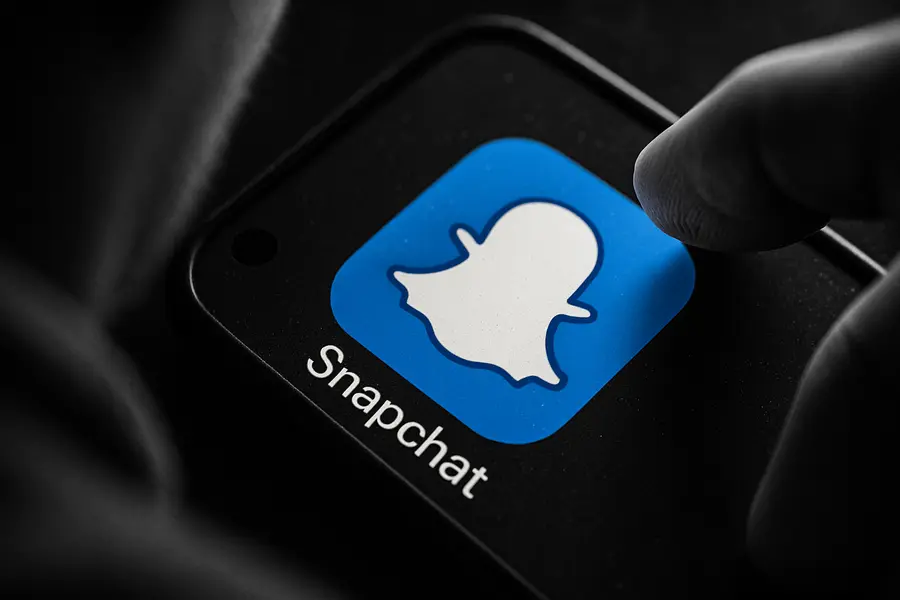fileName-russia-blocks-snapchat-access-citing-national-security-concerns-1764868667919