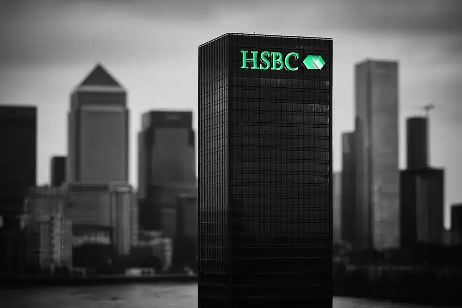 Cityscape featuring HSBC building.