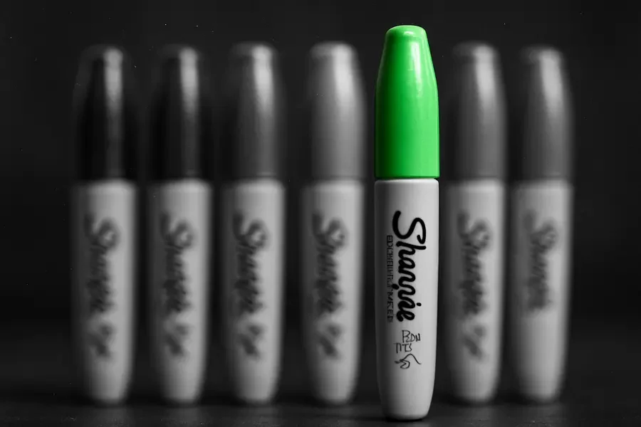 fileName-newell-brands-cuts-full-year-outlook-as-tariff-costs-squeeze-margins-1761915942346