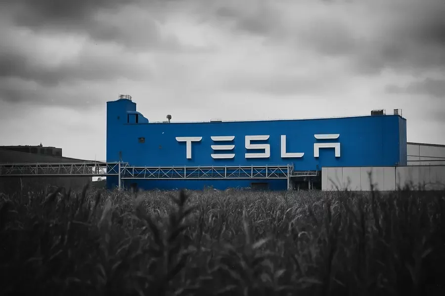 fileName-tesla-shanghai-gigafactory-begins-q4-production-ramp-up-1760360772913